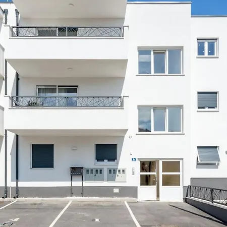 Magnolia 4* Luxury In Town Center * トロギール