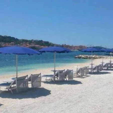 Magnolia 4* Luxury In Town Center Apartment Trogir