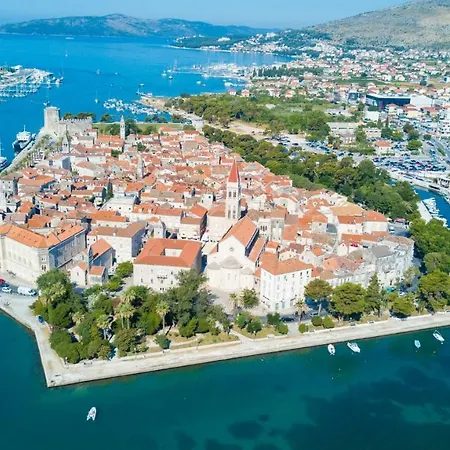 Magnolia 4* Luxury In Town Center * Trogir