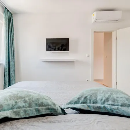 Magnolia 4* Luxury In Town Center Apartment Trogir